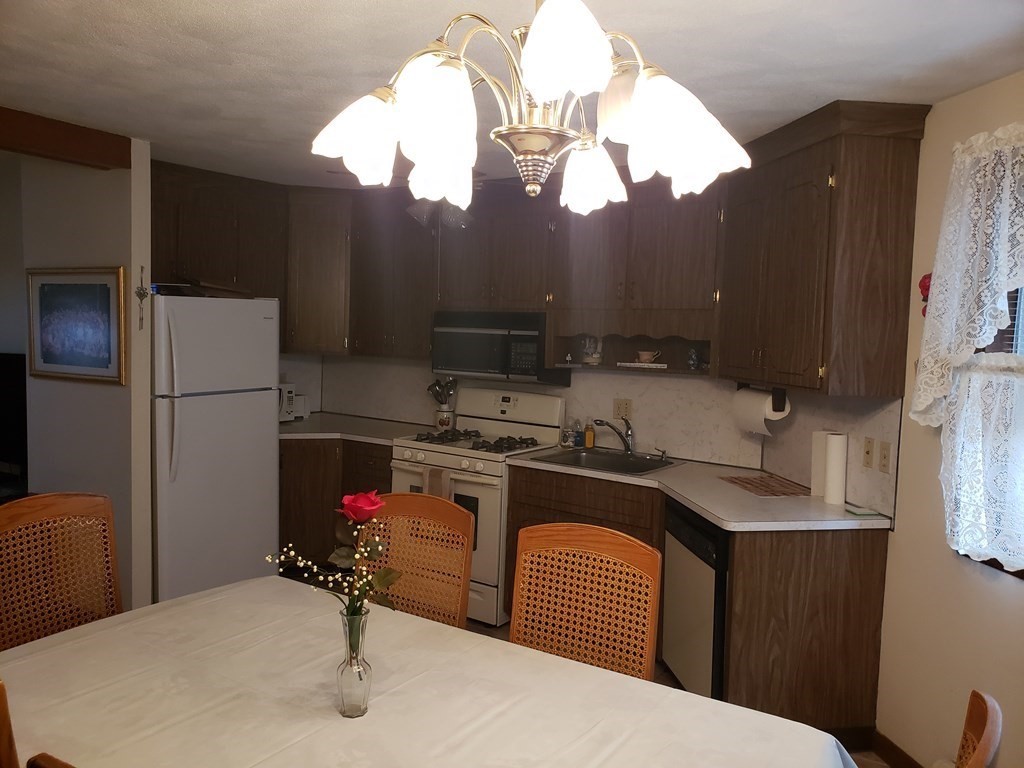 2 bed, 1 bath apartment for rent at 86 Margin St Unit 1, North End — photo 6 of 12