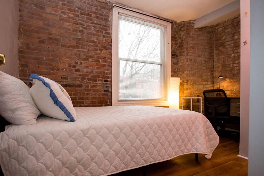 4 bed, 1.5 bath apartment for rent at 68 Hammond St Unit 1, South End — photo 14 of 17