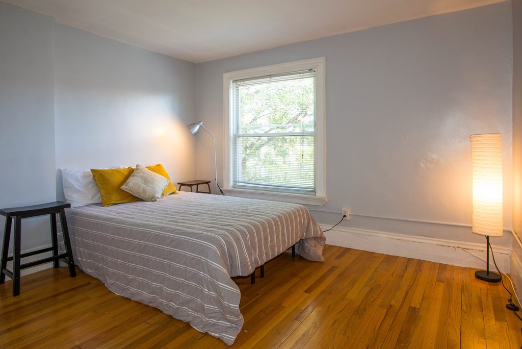 4 bed, 1.5 bath apartment for rent at 68 Hammond St Unit 1, South End — photo 10 of 17