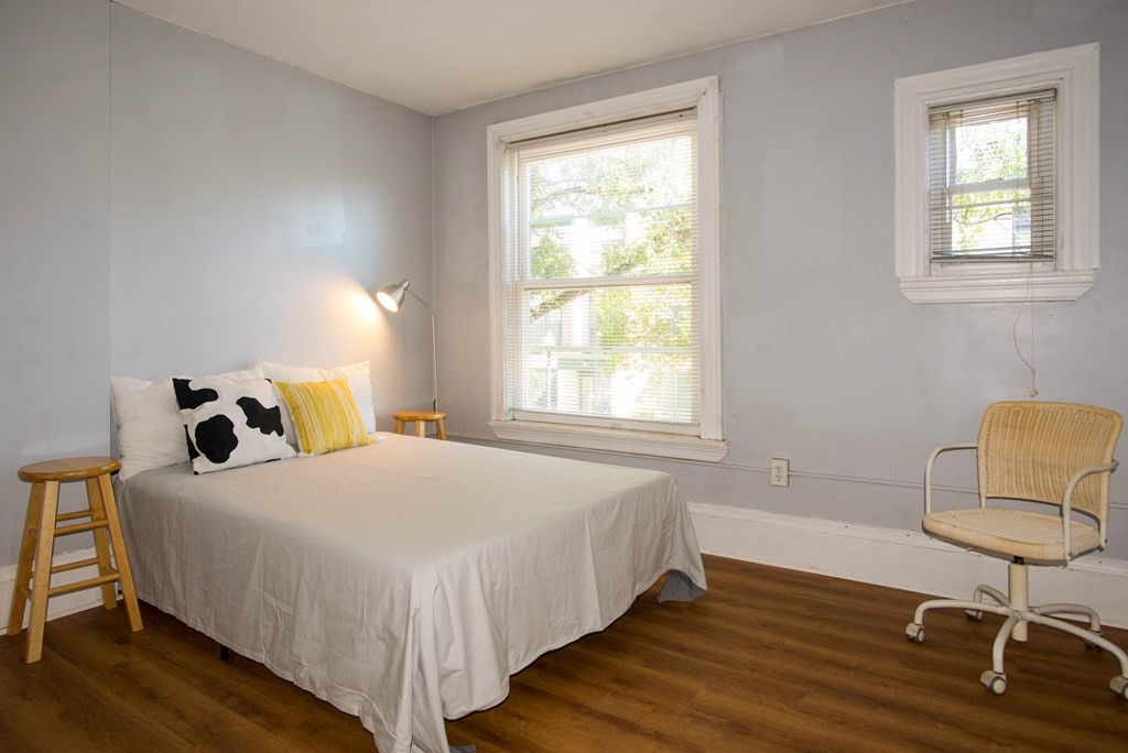 4 bed, 1.5 bath apartment for rent at 68 Hammond St Unit 1, South End — photo 12 of 17