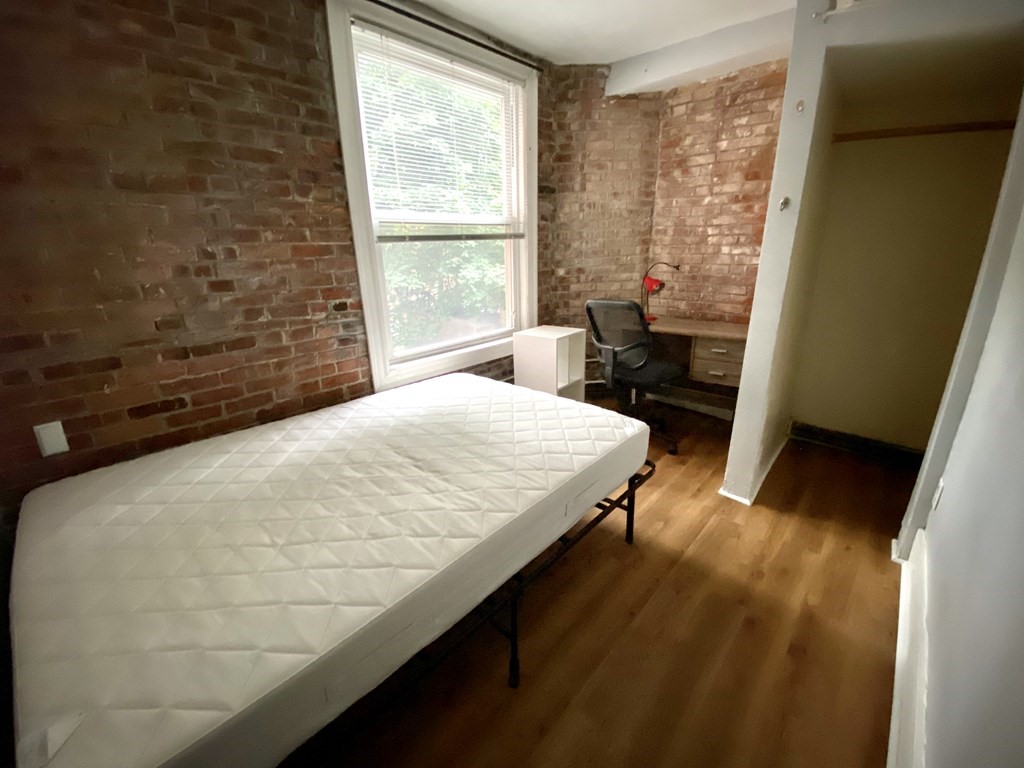 4 bed, 1.5 bath apartment for rent at 68 Hammond St Unit 1, South End — photo 8 of 17