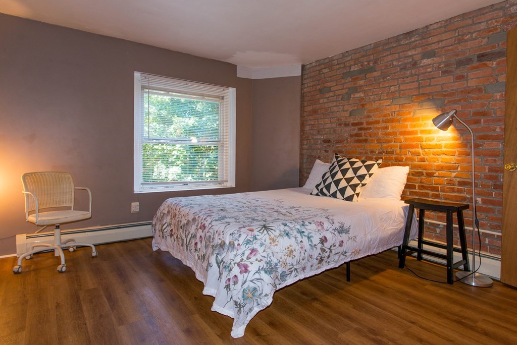 4 bed, 1.5 bath apartment for rent at 68 Hammond St Unit 1, South End — photo 11 of 17