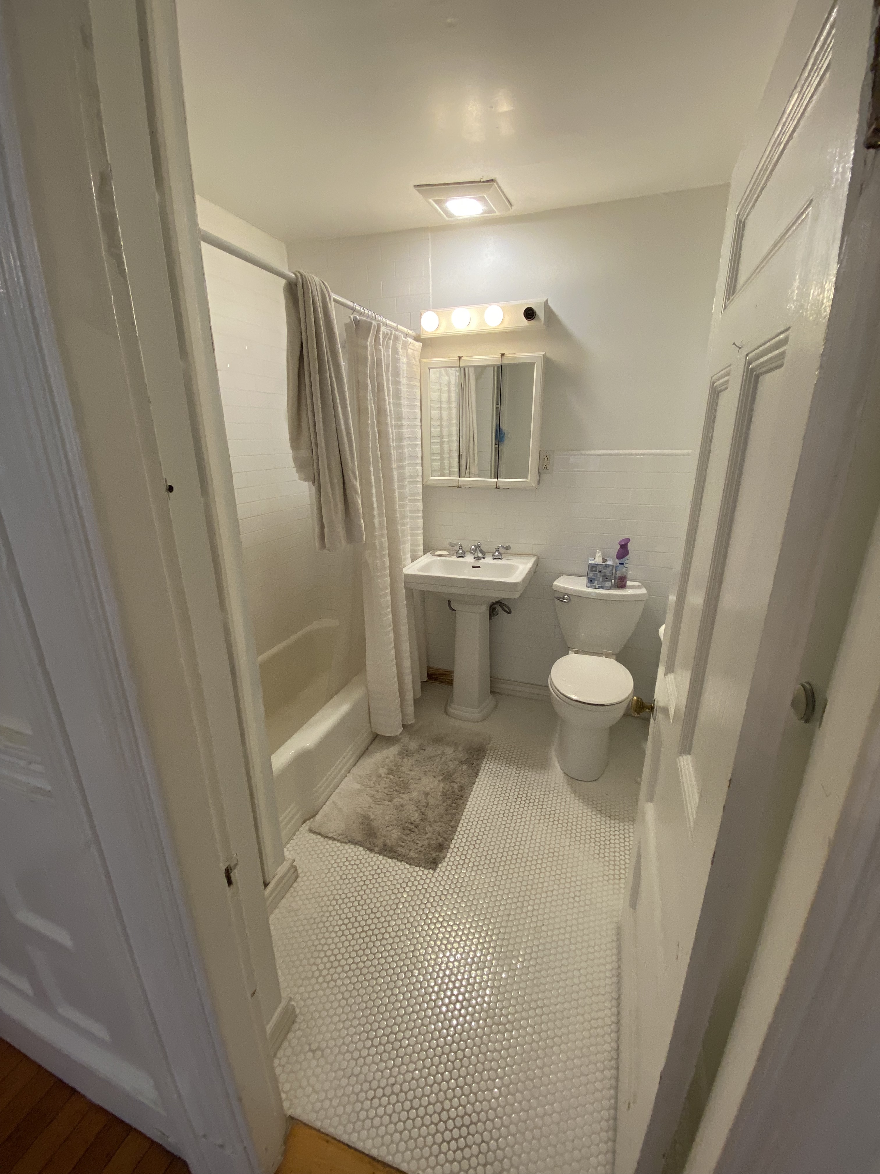 869 Beacon St, Fenway