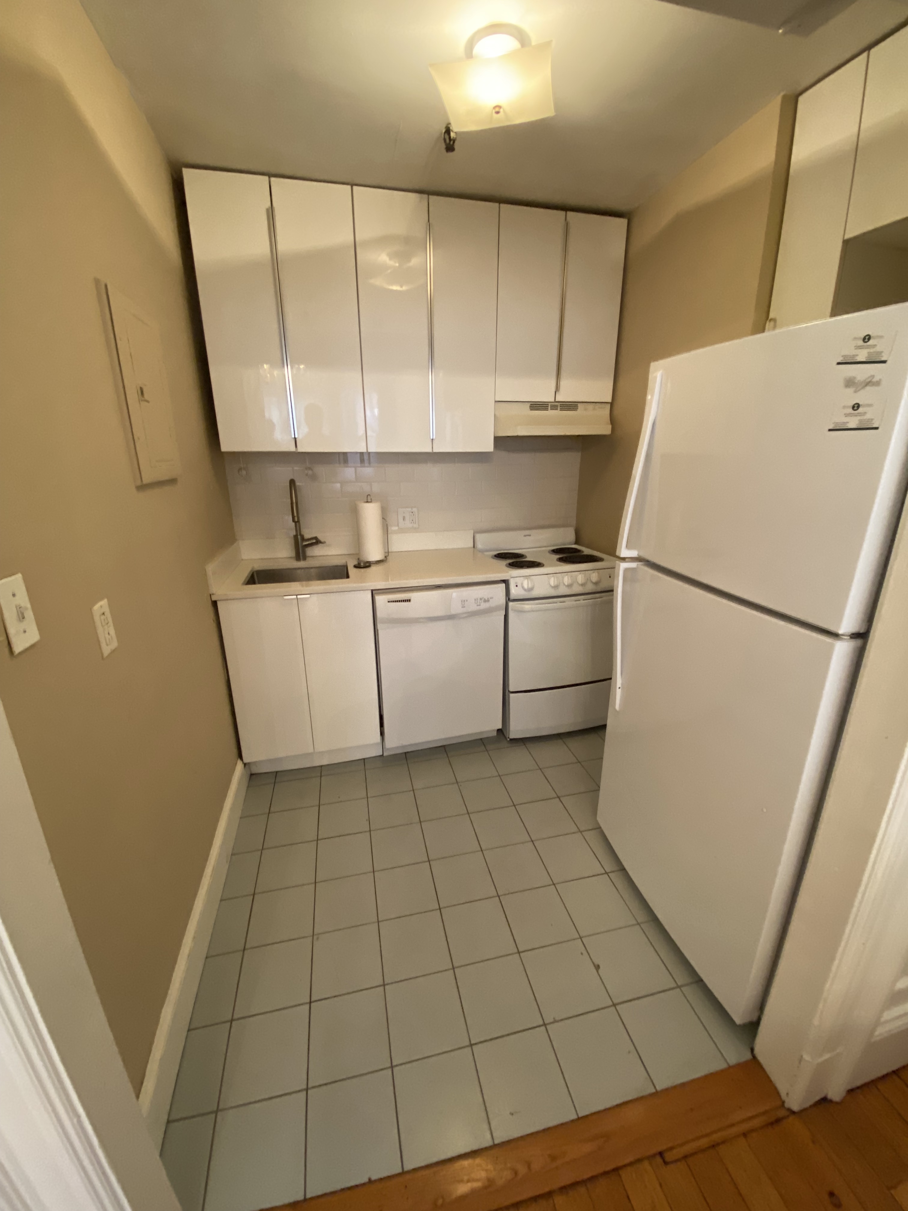 869 Beacon St, Fenway