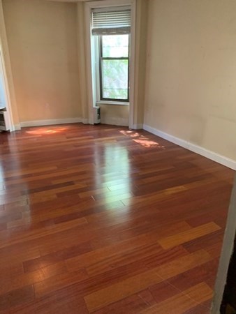 250 Newbury St, Back Bay