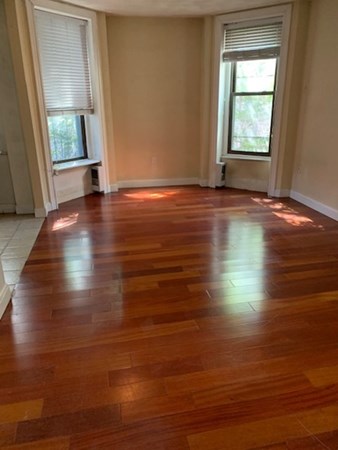 250 Newbury St, Back Bay