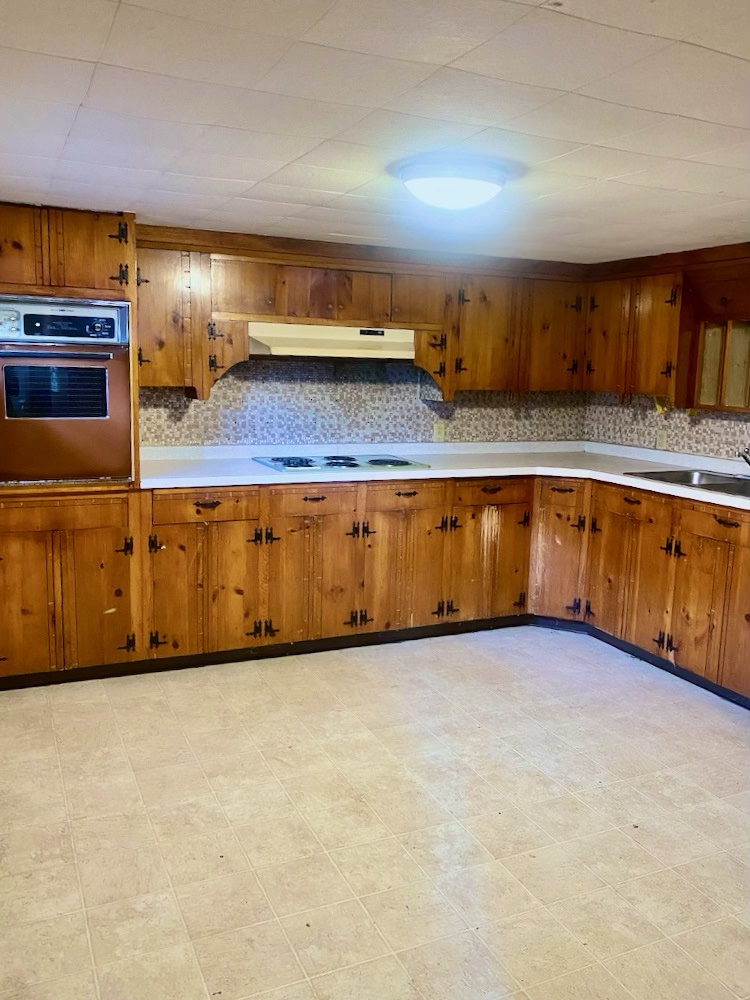 231 Gladstone St, East Boston