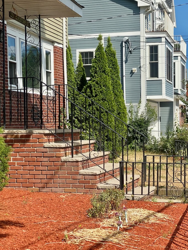 231 Gladstone St, East Boston