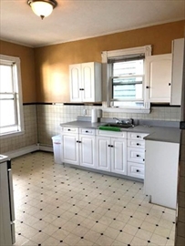 699 7th St, South Boston