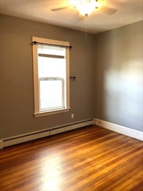 699 7th St, South Boston