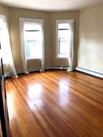 699 7th St, South Boston