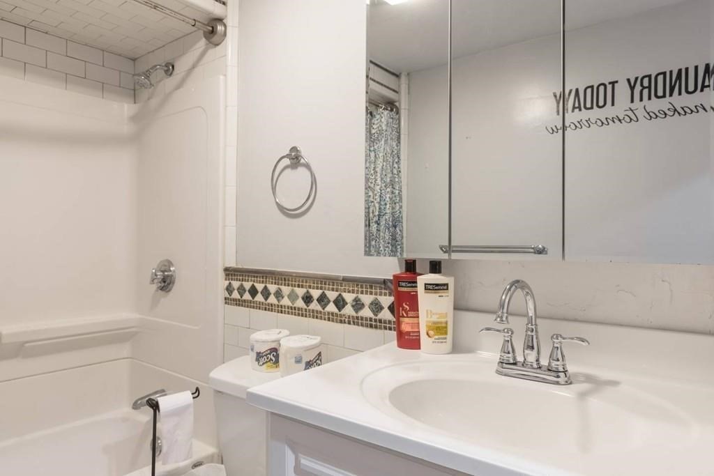 24 Worthington St, Fenway