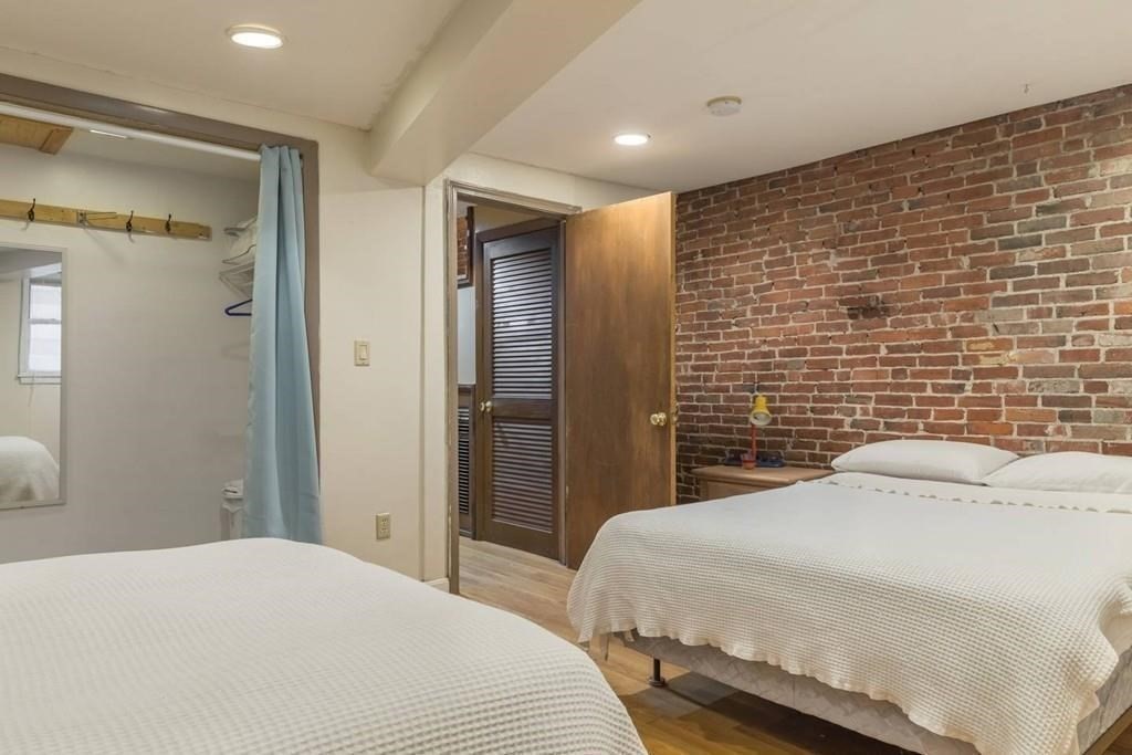 24 Worthington St, Fenway