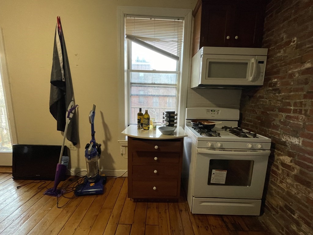 24 Worthington St, Mission Hill