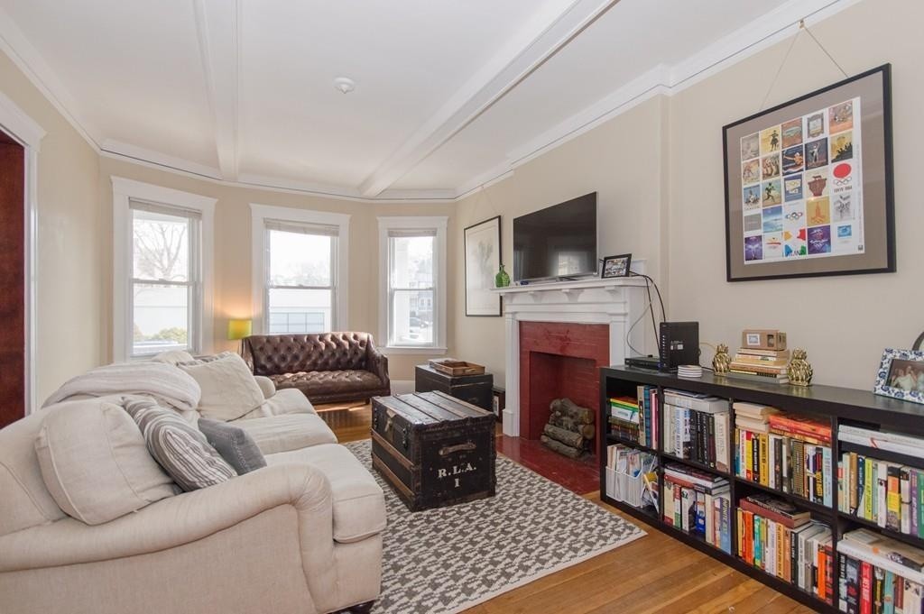 419 Huntington Ave, Jamaica Plain