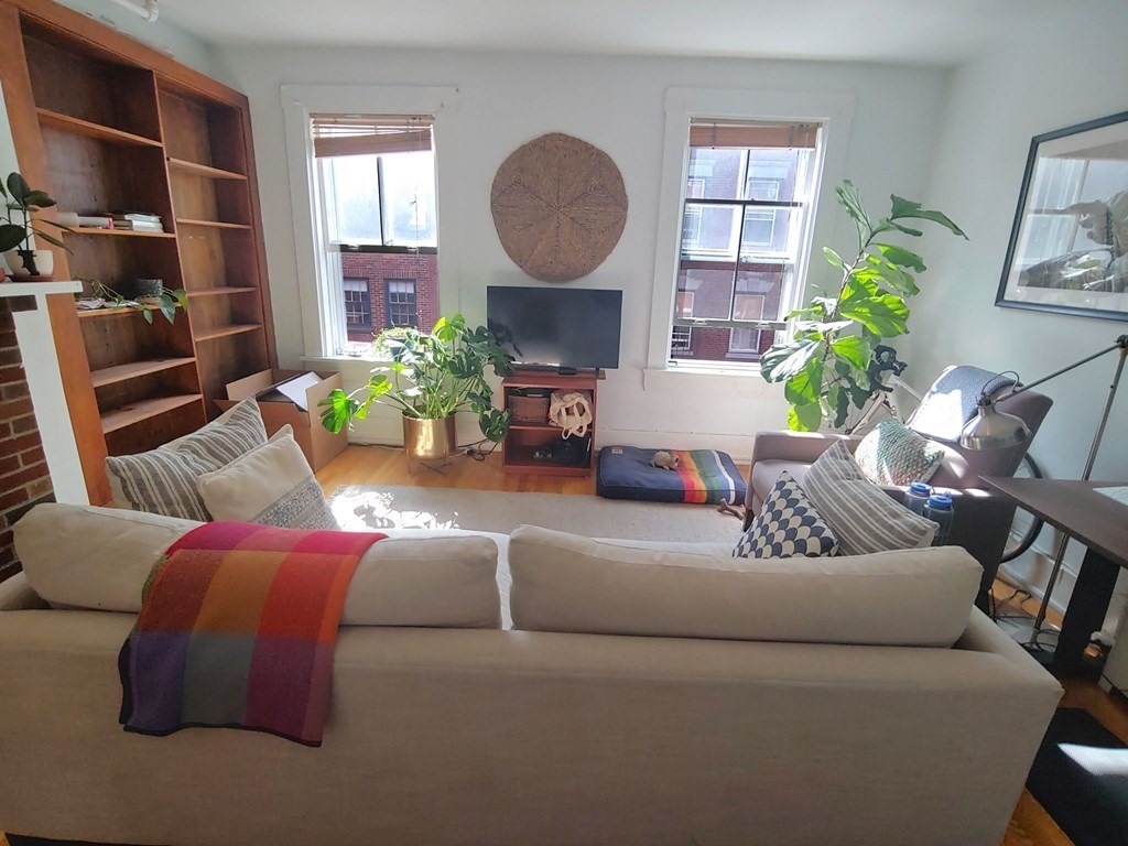 95 West Cedar St, Beacon Hill