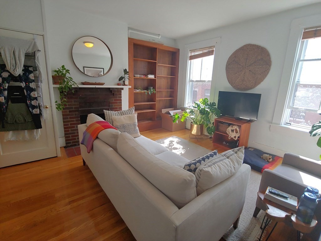 95 West Cedar St, Beacon Hill