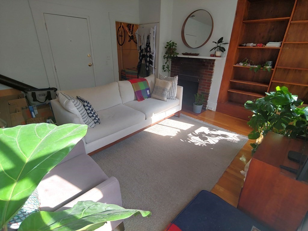 95 West Cedar St, Beacon Hill