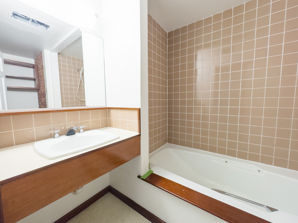 103 Cedar St, Roxbury