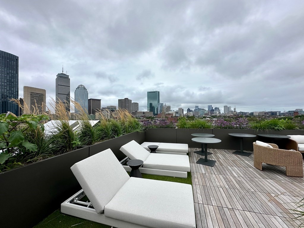 566 Columbus Ave, South End