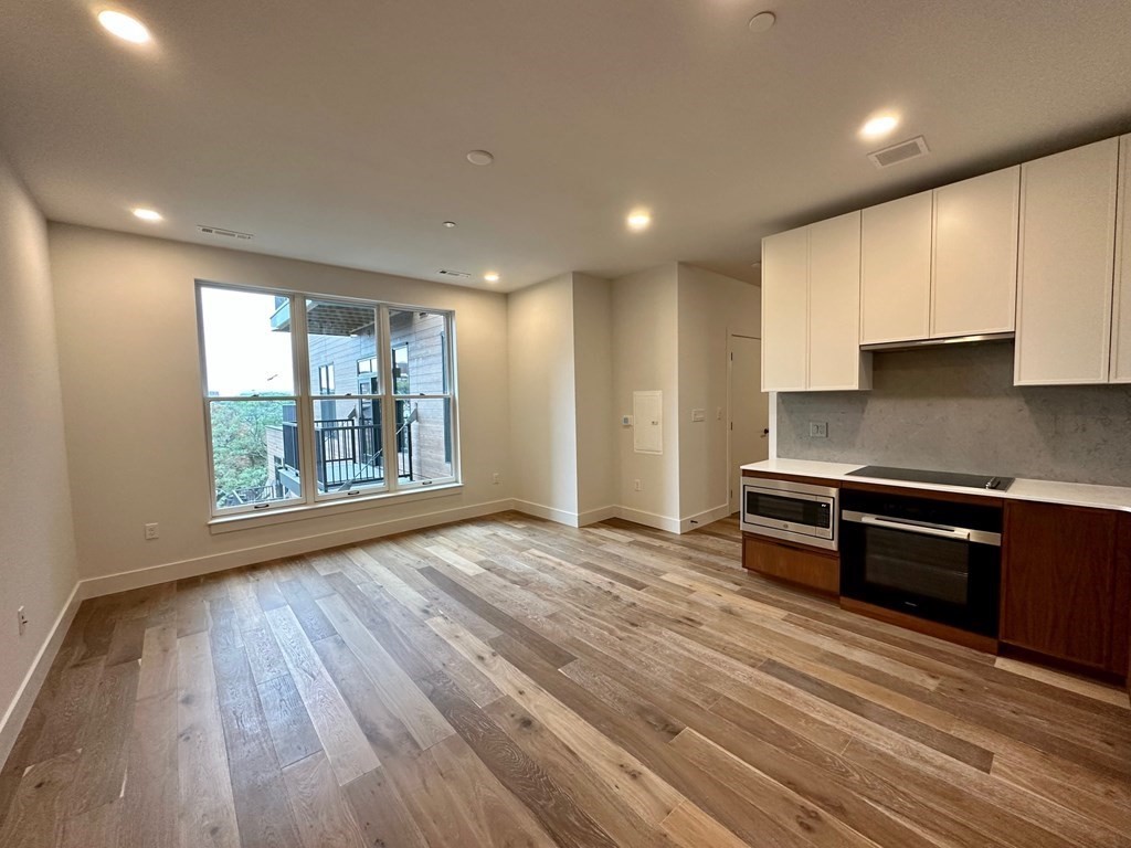 566 Columbus Ave, South End