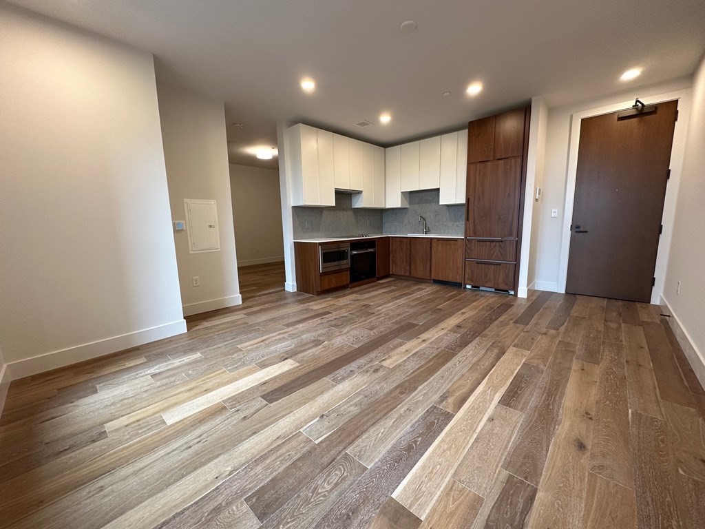 566 Columbus Ave, South End