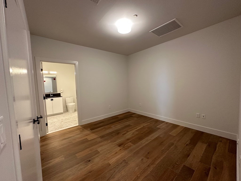 566 Columbus Ave, South End