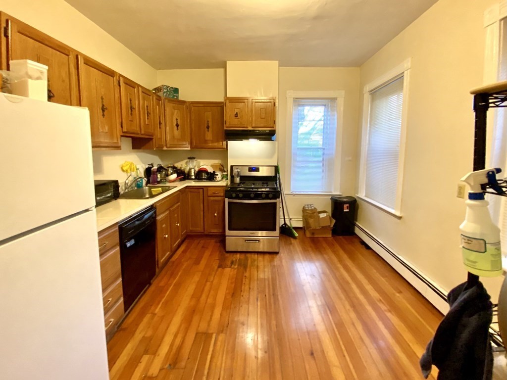 97 Calumet St, Mission Hill