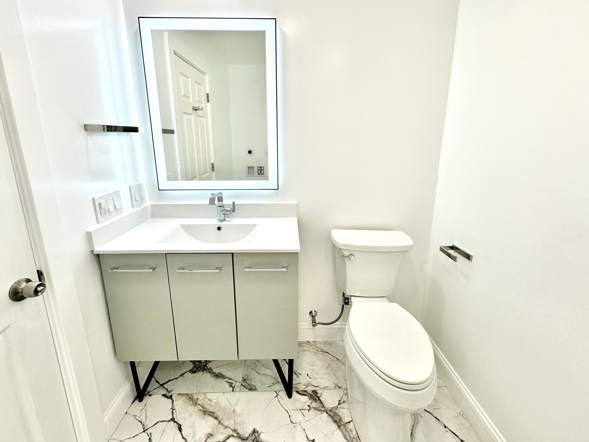 190 Hillside St, Mission Hill