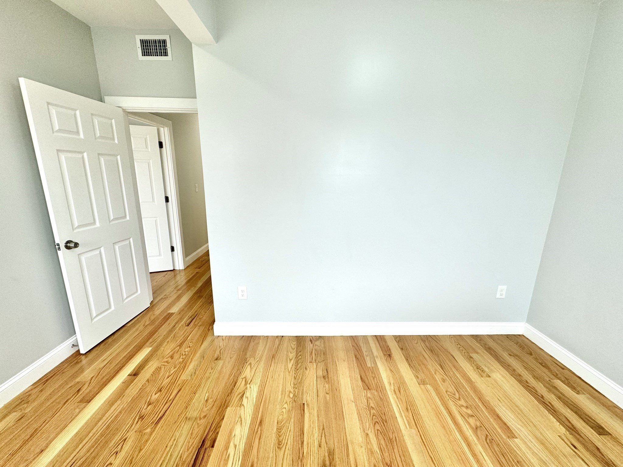 190 Hillside St, Mission Hill