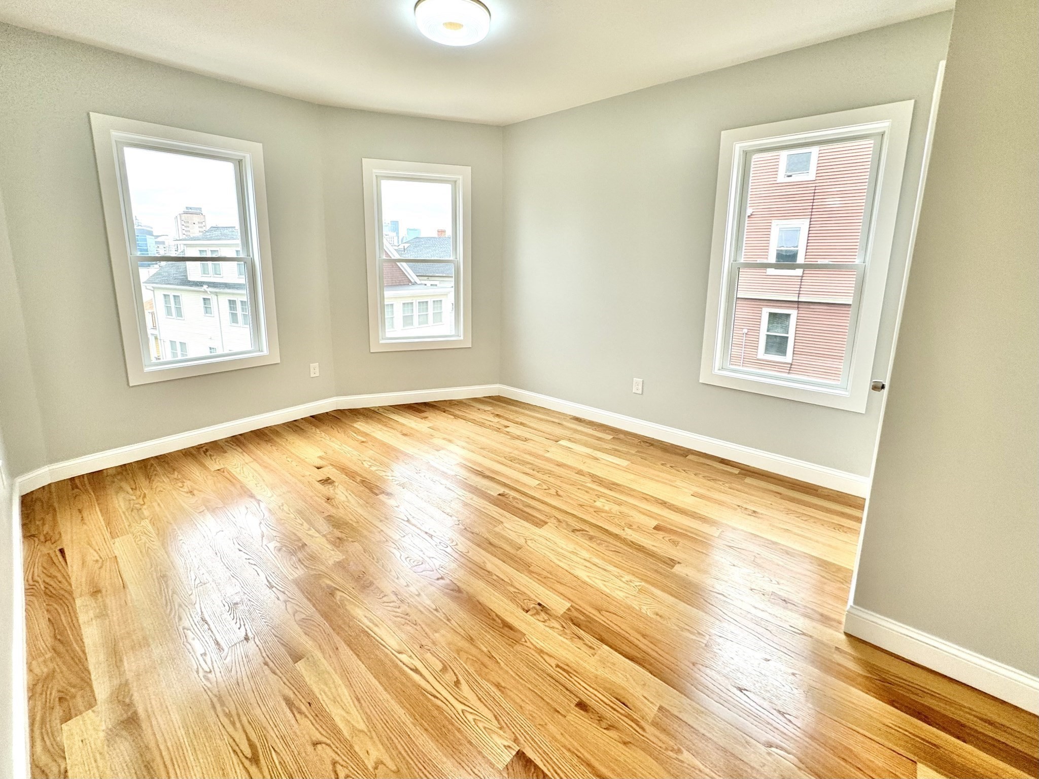 190 Hillside St, Mission Hill