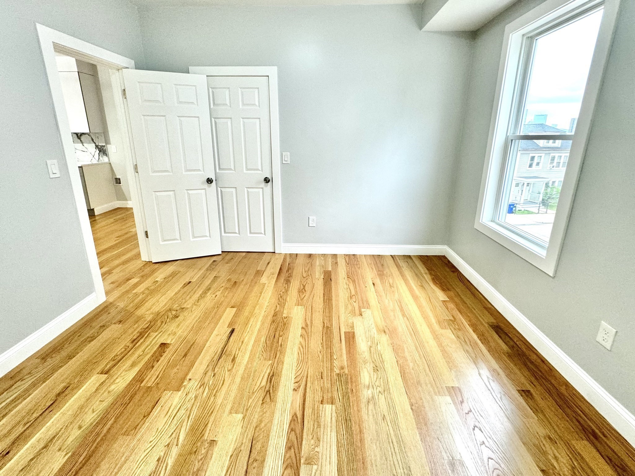 190 Hillside St, Mission Hill