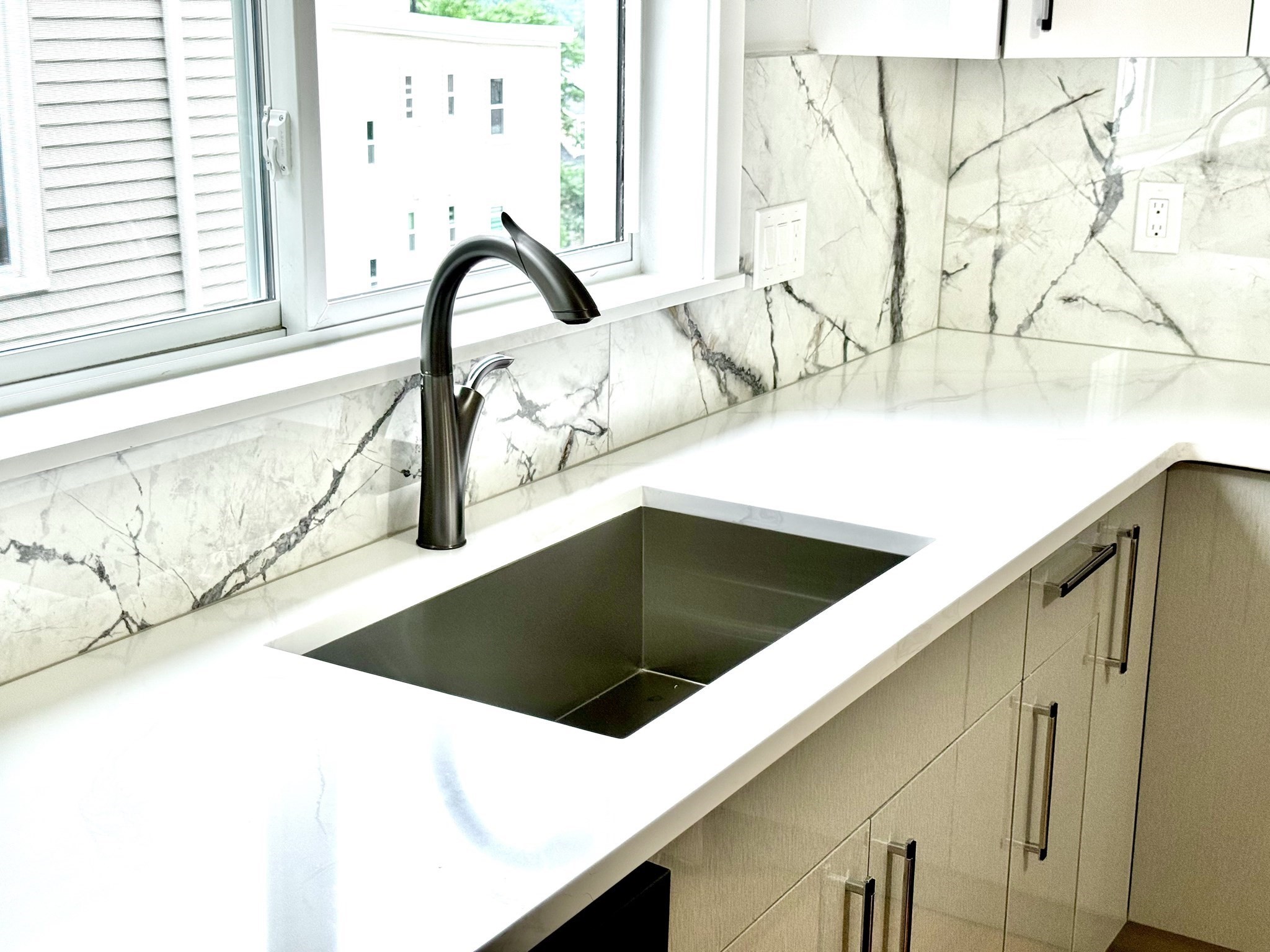 190 Hillside St, Mission Hill