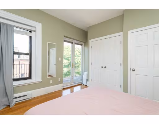 Photos of apartment on Worcester Sq.,Boston MA 02118