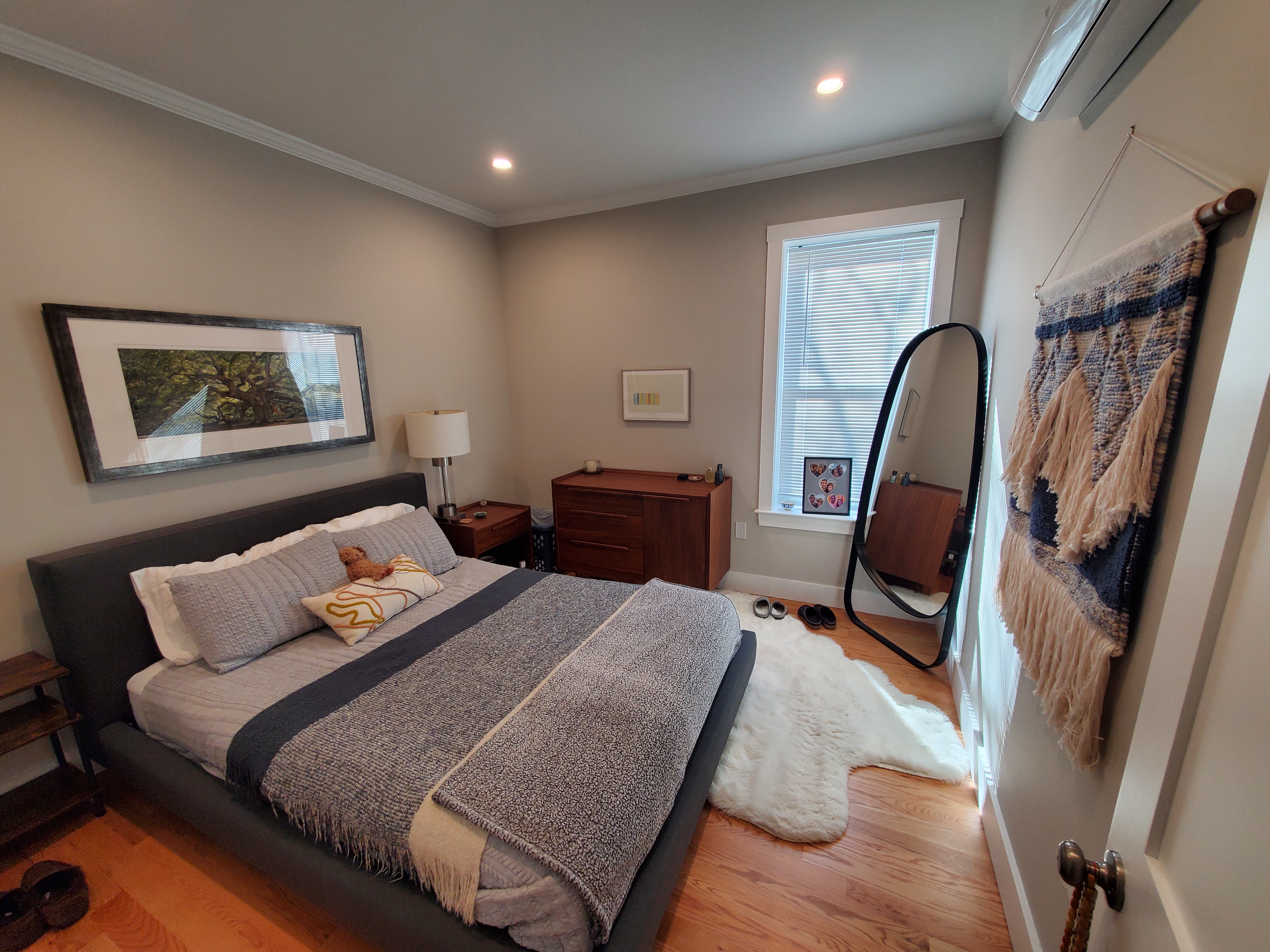 Photos of apartment on Commonwealth Ave.,Boston MA 02135