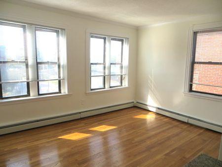 96 West Cedar St, Beacon Hill