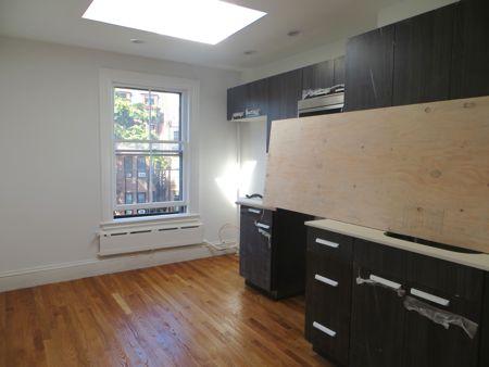 227 Newbury St, Back Bay