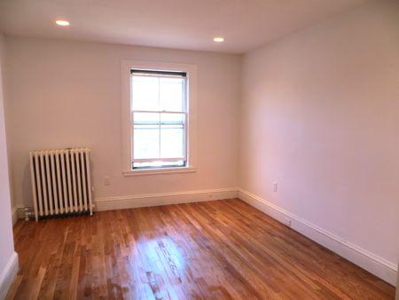 227 Newbury St, Back Bay