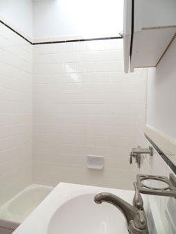 227 Newbury St, Back Bay