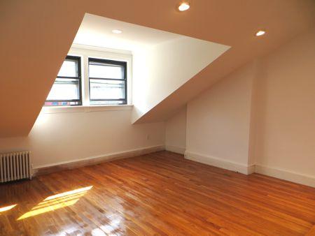 227 Newbury St, Back Bay