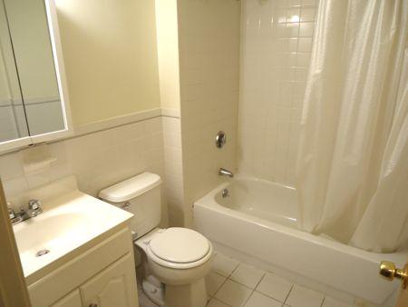 28 Queensberry St, Fenway