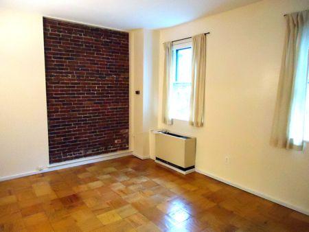 1 bed, 1 bath apartment for rent at 13 Bowdoin St Unit 1C, Beacon Hill — photo 4 of 13
