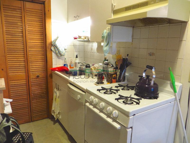 127 Saint Botolph St, Back Bay