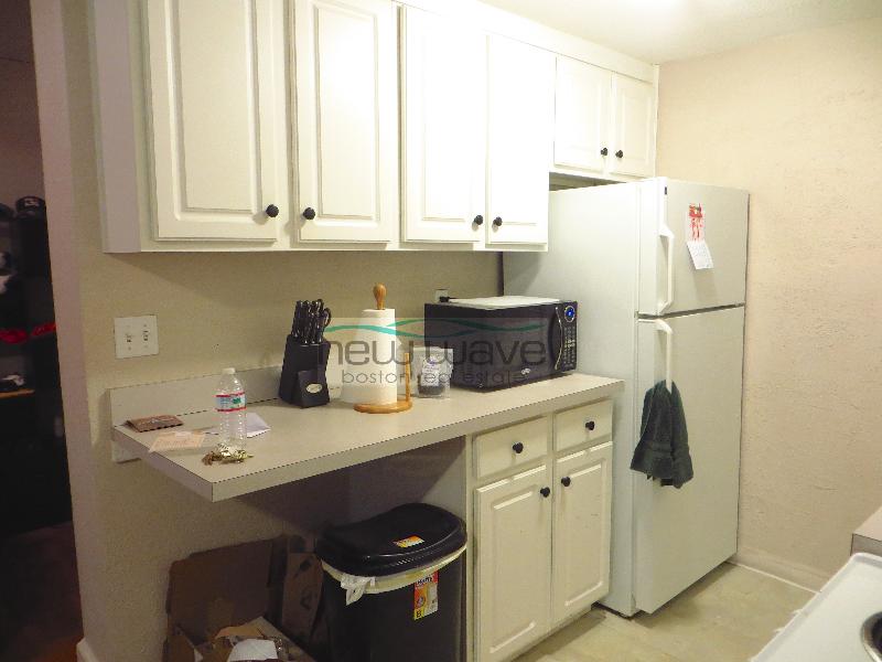 Studio bed, 1 bath apartment for rent at 224 Commonwealth Ave Unit 2, Back Bay — photo 4 of 11