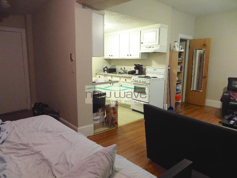 Studio bed, 1 bath apartment for rent at 224 Commonwealth Ave Unit 2, Back Bay — photo 8 of 11