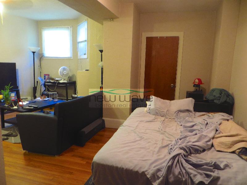 Studio bed, 1 bath apartment for rent at 224 Commonwealth Ave Unit 2, Back Bay — photo 10 of 11