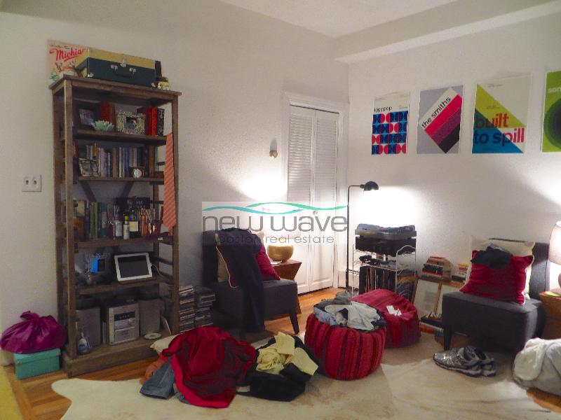 Studio bed, 1 bath apartment for rent at 224 Commonwealth Ave Unit 1, Back Bay