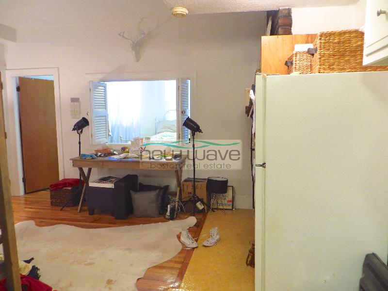 Studio bed, 1 bath apartment for rent at 224 Commonwealth Ave Unit 1, Back Bay — photo 2 of 12