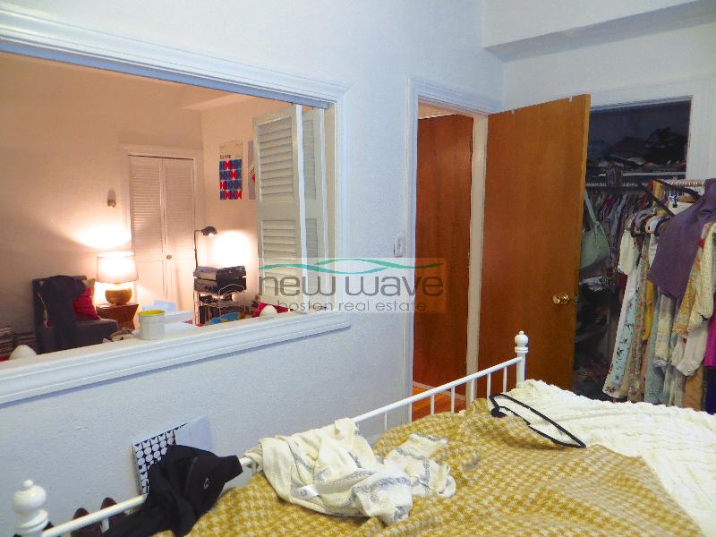 Studio bed, 1 bath apartment for rent at 224 Commonwealth Ave Unit 1, Back Bay — photo 4 of 12