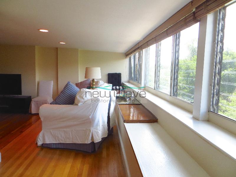 206 Commonwealth Ave, Back Bay